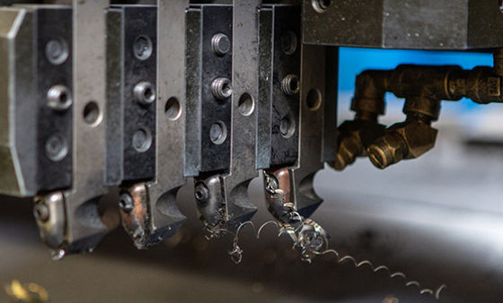 油圧Vの溝のカッター機械5.5 KWのステンレス鋼CNC V溝を作る機械二重側面